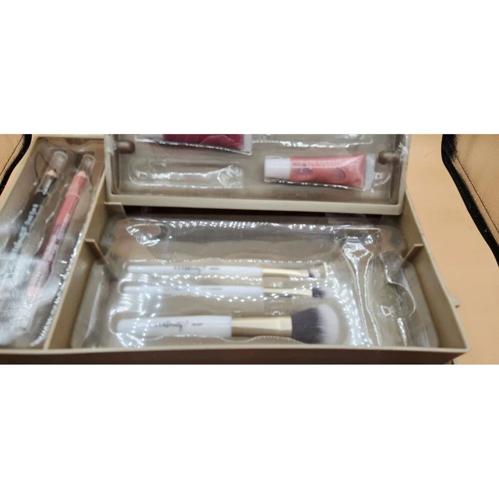 Ulta Beauty Caboodle Edition Cream and Gold Glitter with new makeup
